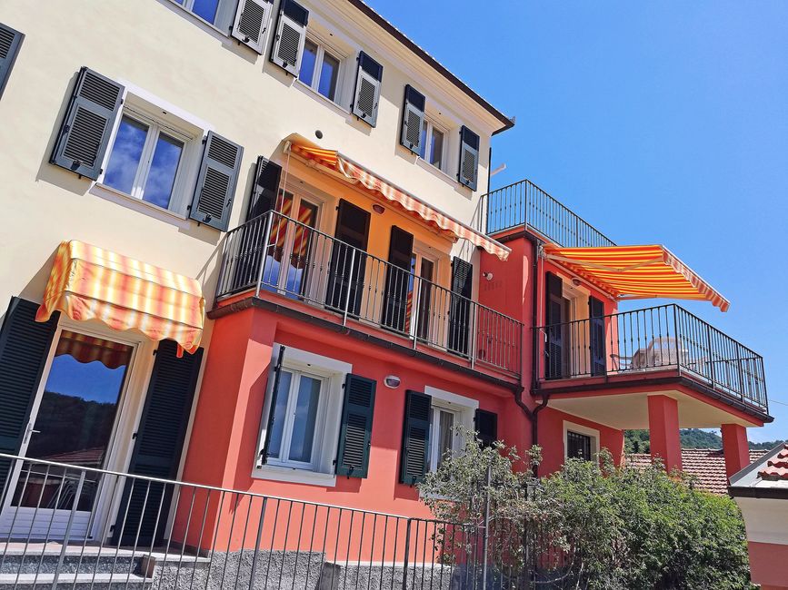 Image of La Casa Gialla: terraces and balconies