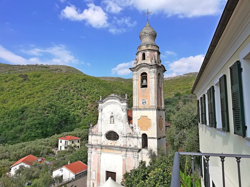 Image of La Casa Gialla, hills side