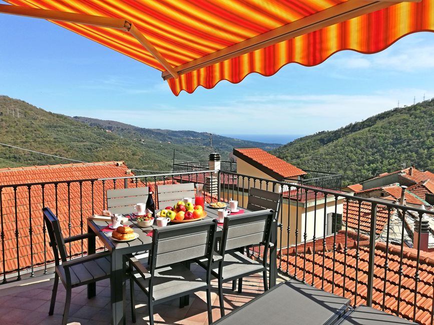 Immagine terrazza Il Pescatore: tende da sole, vista mare