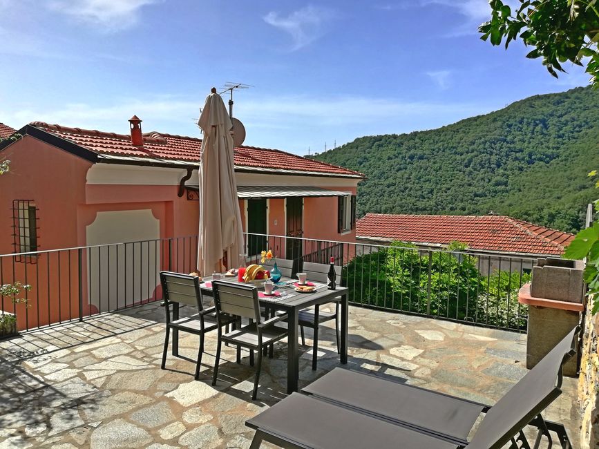 Il Cavaliere terrace image: BBQ, umbrella, garden view